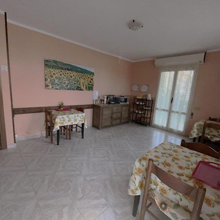 B&B Il Girasole Ortonovo エクステリア 写真