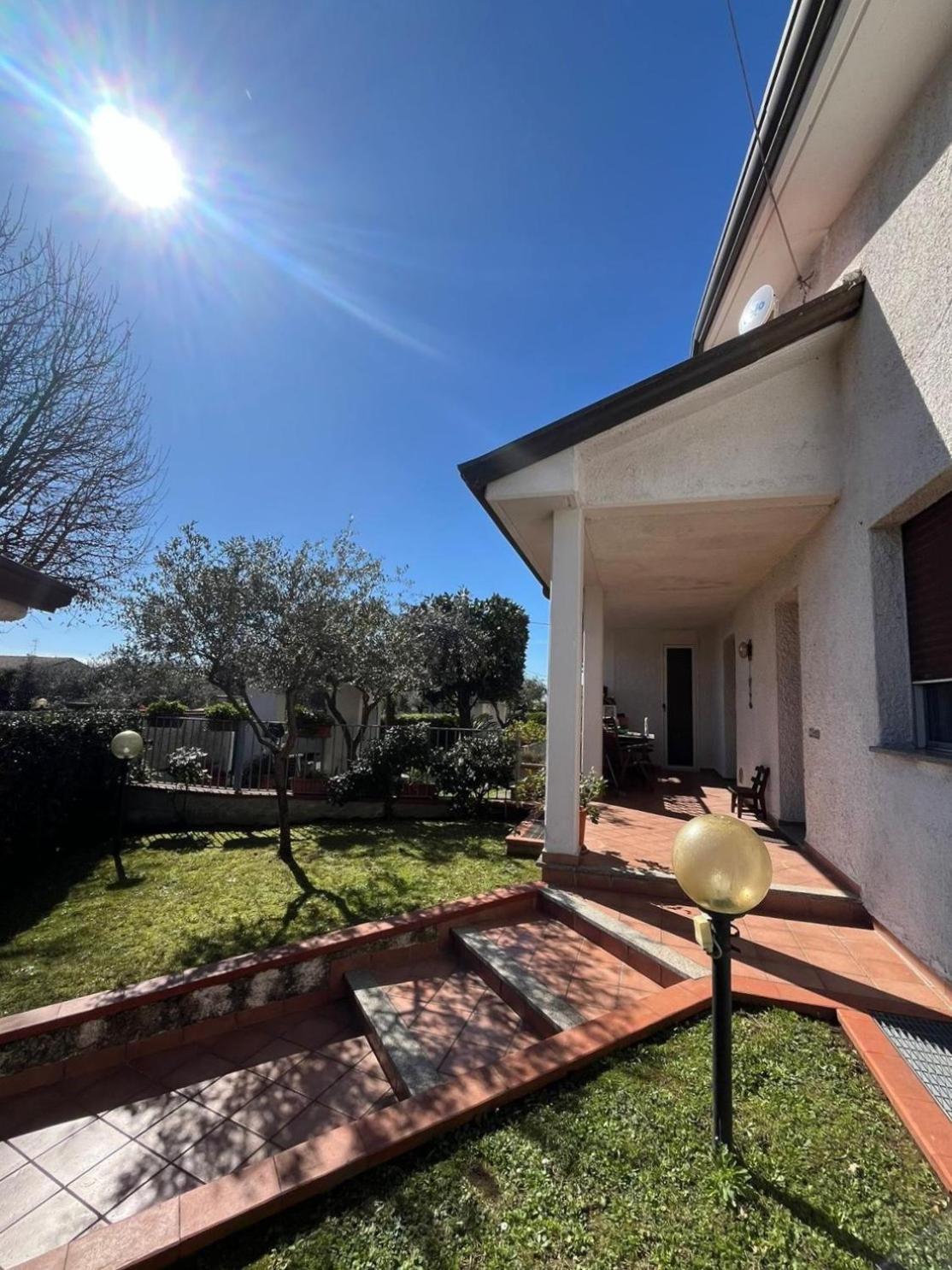 B&B Il Girasole Ortonovo エクステリア 写真